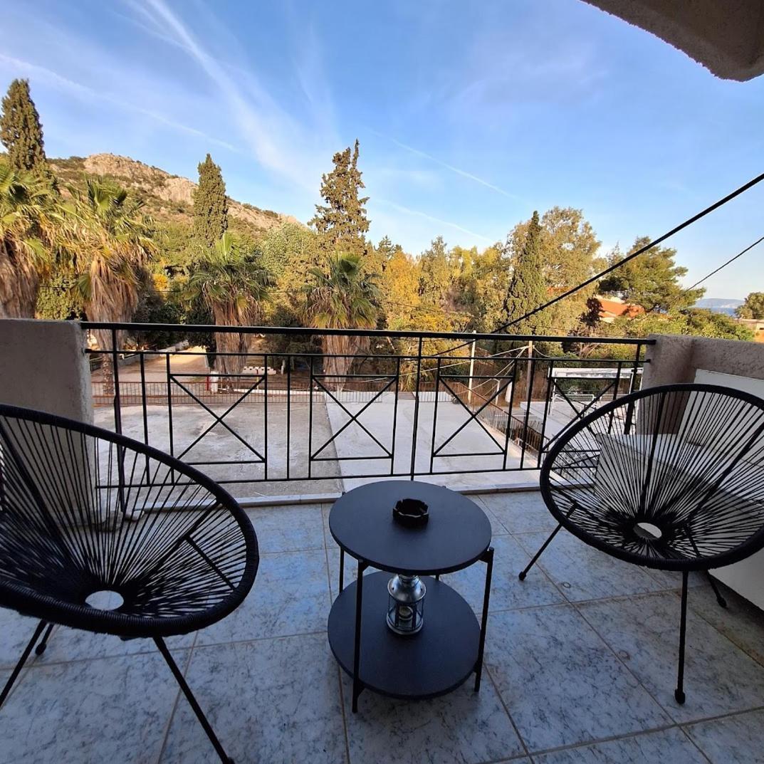 Ioanna D Apartment Толон Екстериор снимка